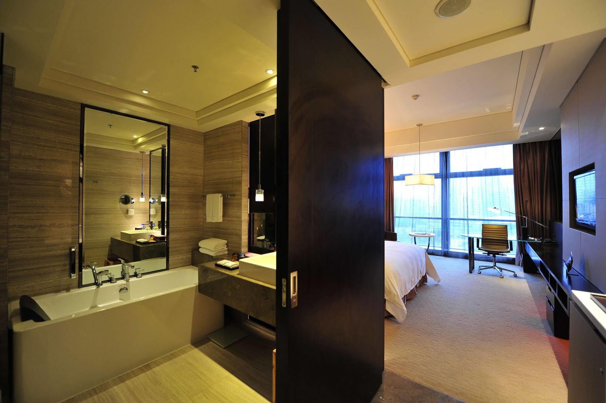 Renaissance Guiyang Hotel Экстерьер фото
